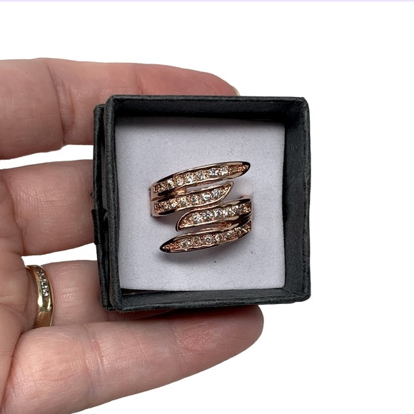 Rose Gold 18 Karat Gold Filled Cubic Zirconia Fashion Ring Size 5 In Gift Box - Picture 2 of 8